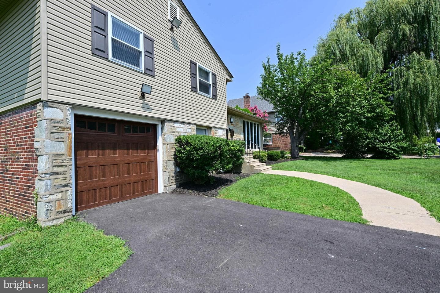 446 Twickenham Road photo 4