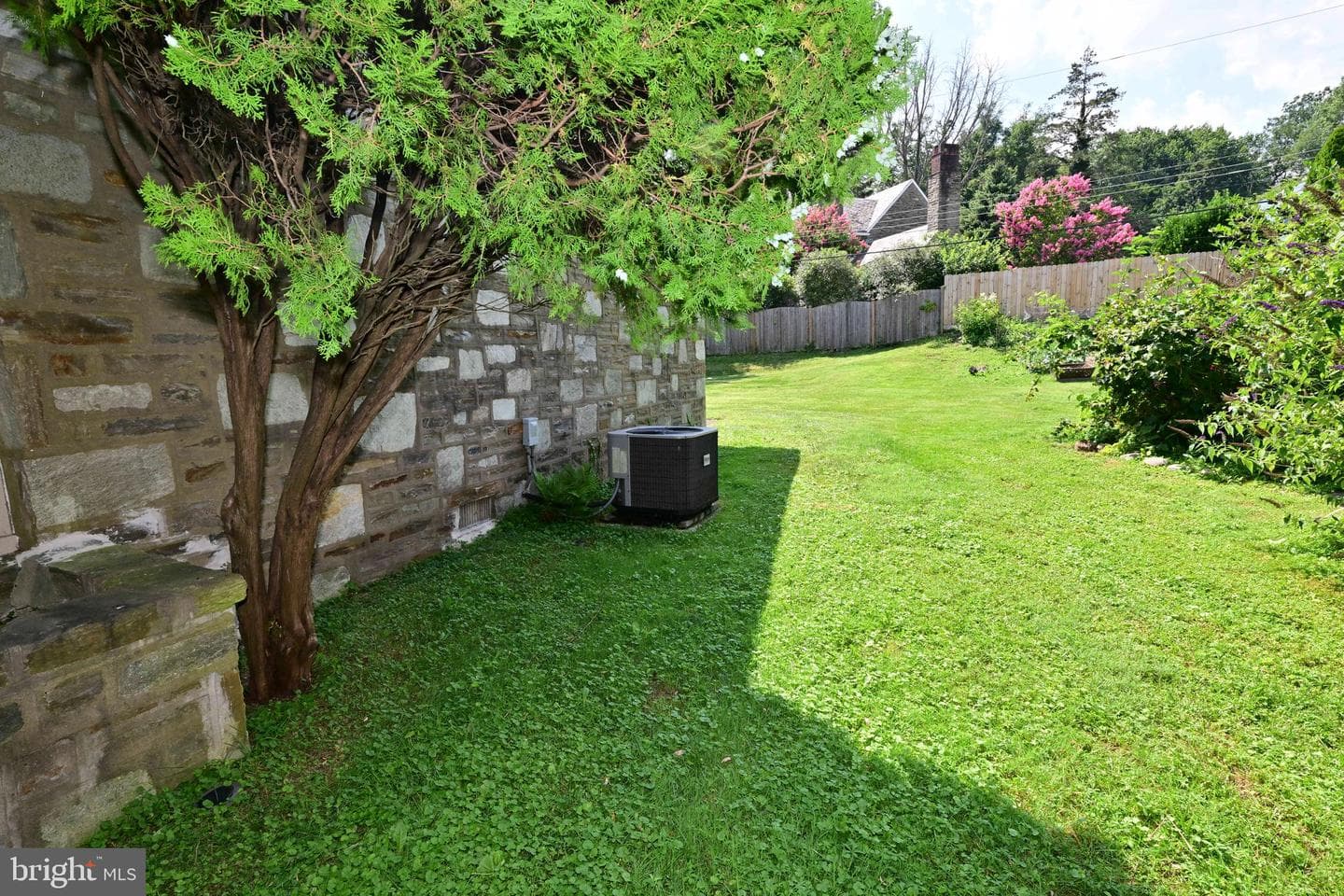 446 Twickenham Road photo 7