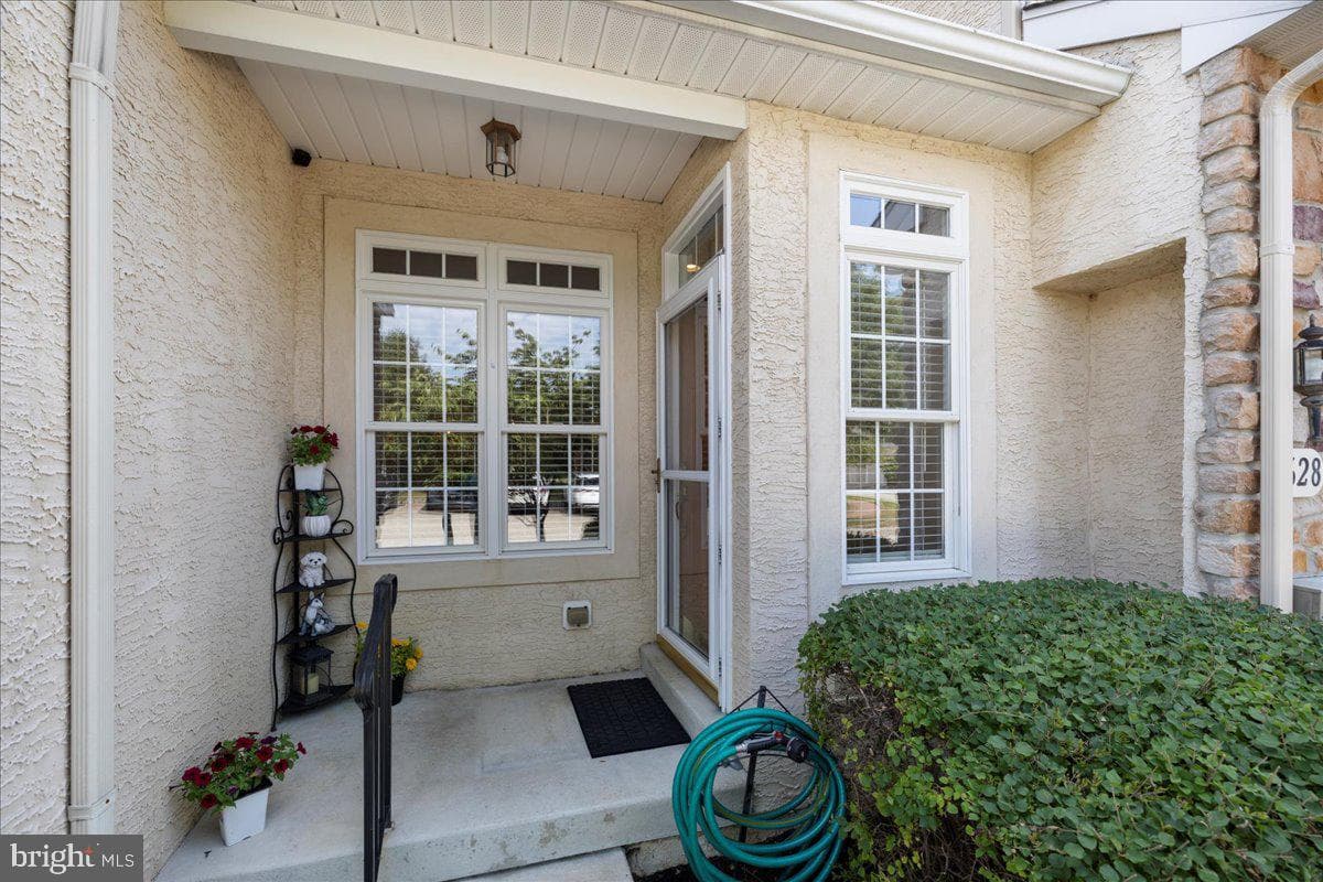 628 Greycliffe photo 3