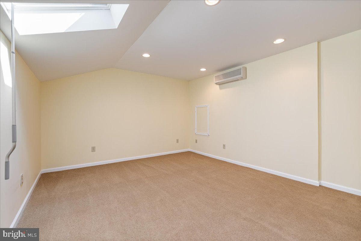 628 Greycliffe photo 34