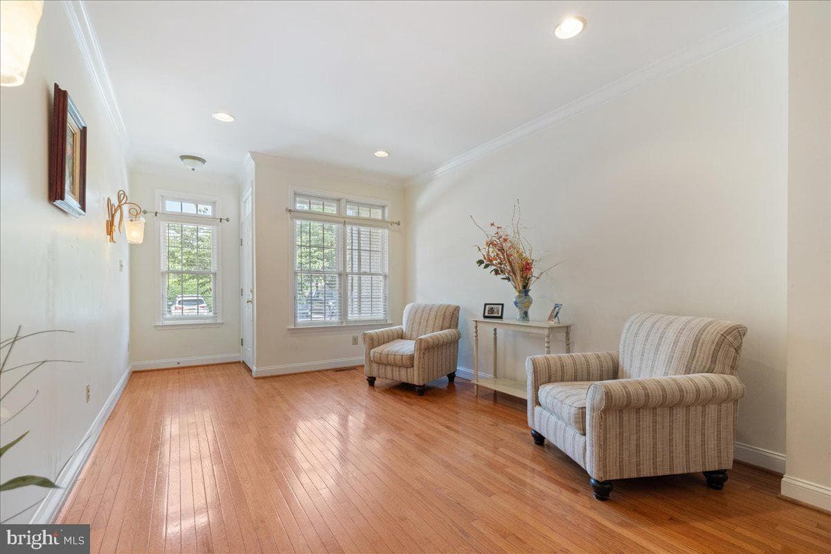 628 Greycliffe photo 5