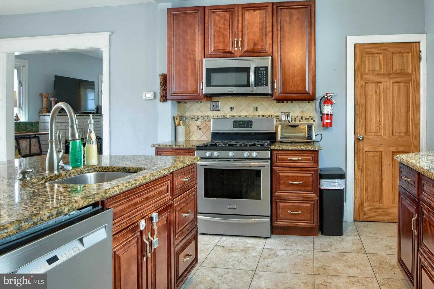 2229 Oakdale Avenue photo 14
