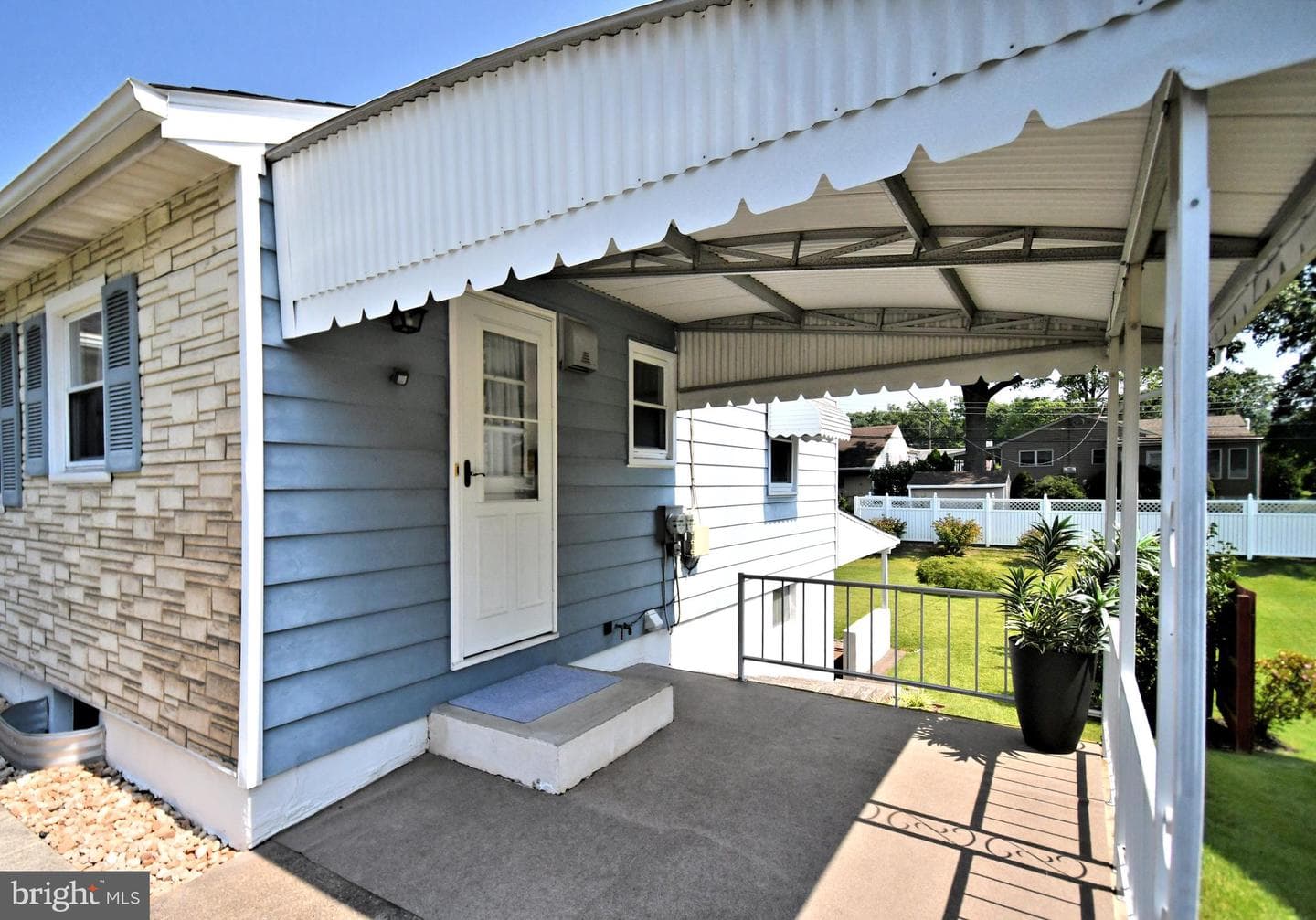 625 Mervine Street photo 47
