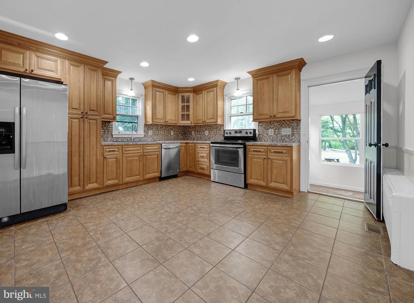 2031 Oak Avenue photo 14