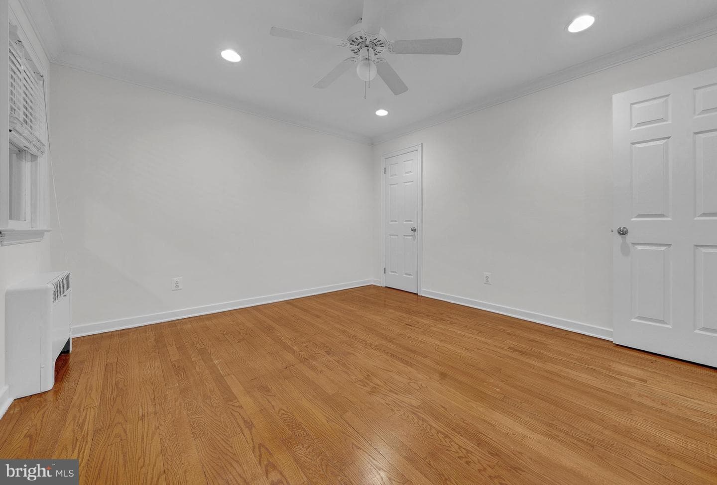 2031 Oak Avenue photo 22