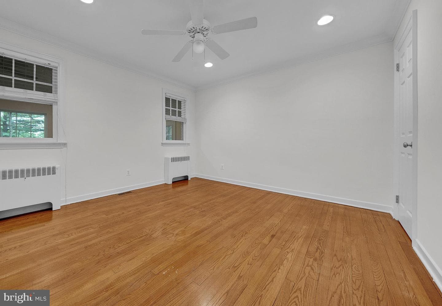 2031 Oak Avenue photo 24