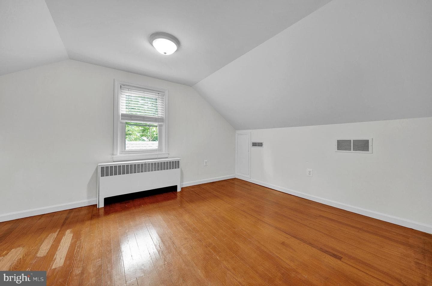 2031 Oak Avenue photo 32