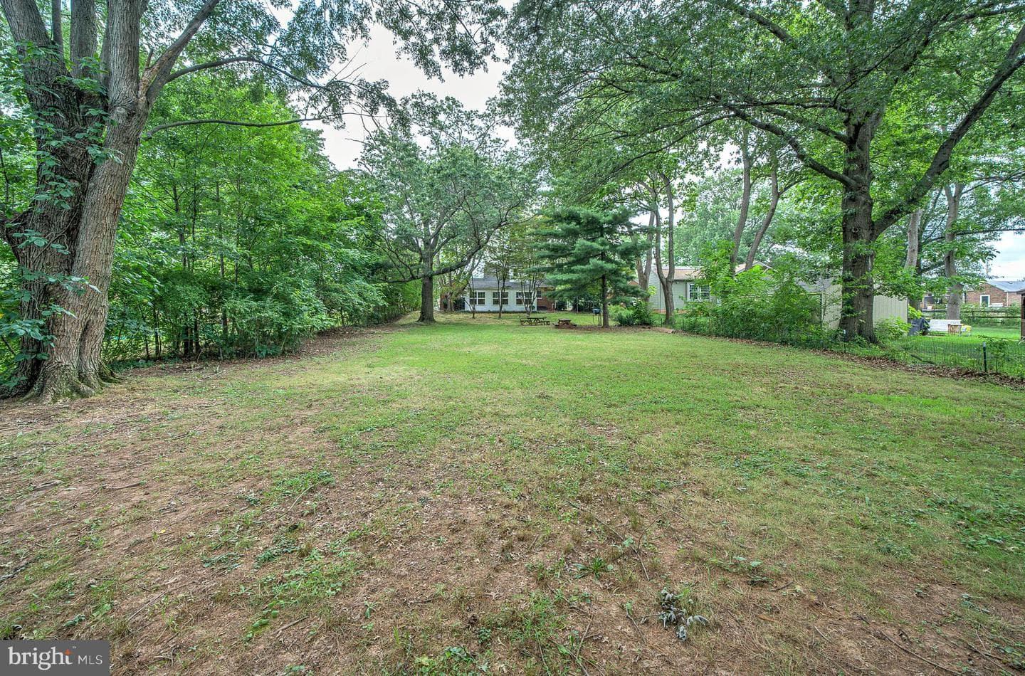 2031 Oak Avenue photo 47