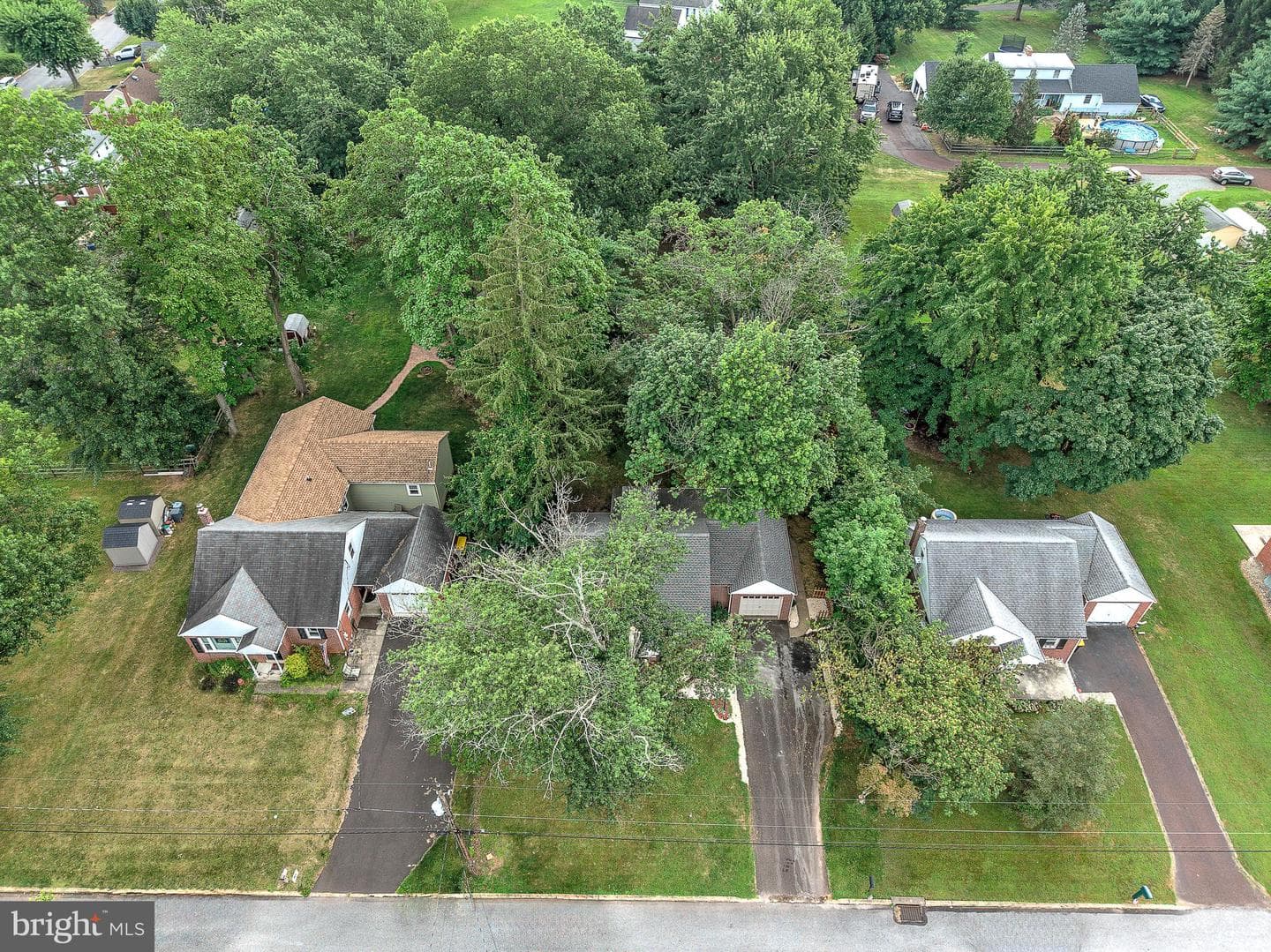 2031 Oak Avenue photo 50