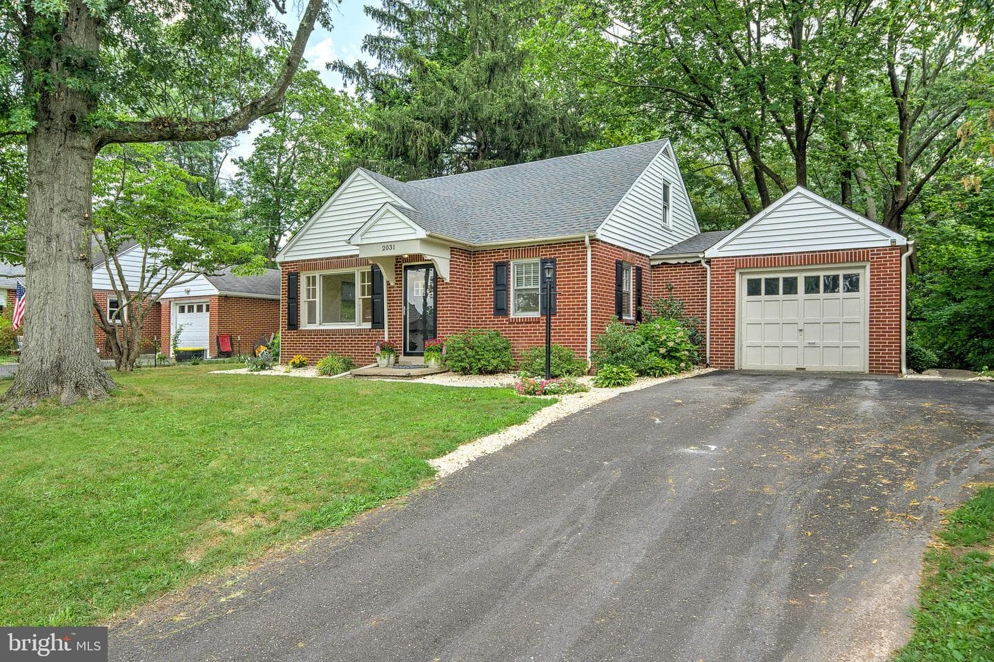 2031 Oak Avenue photo 51
