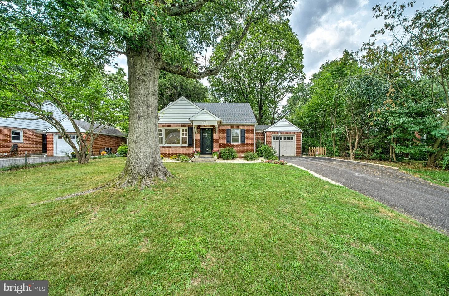 2031 Oak Avenue photo 52