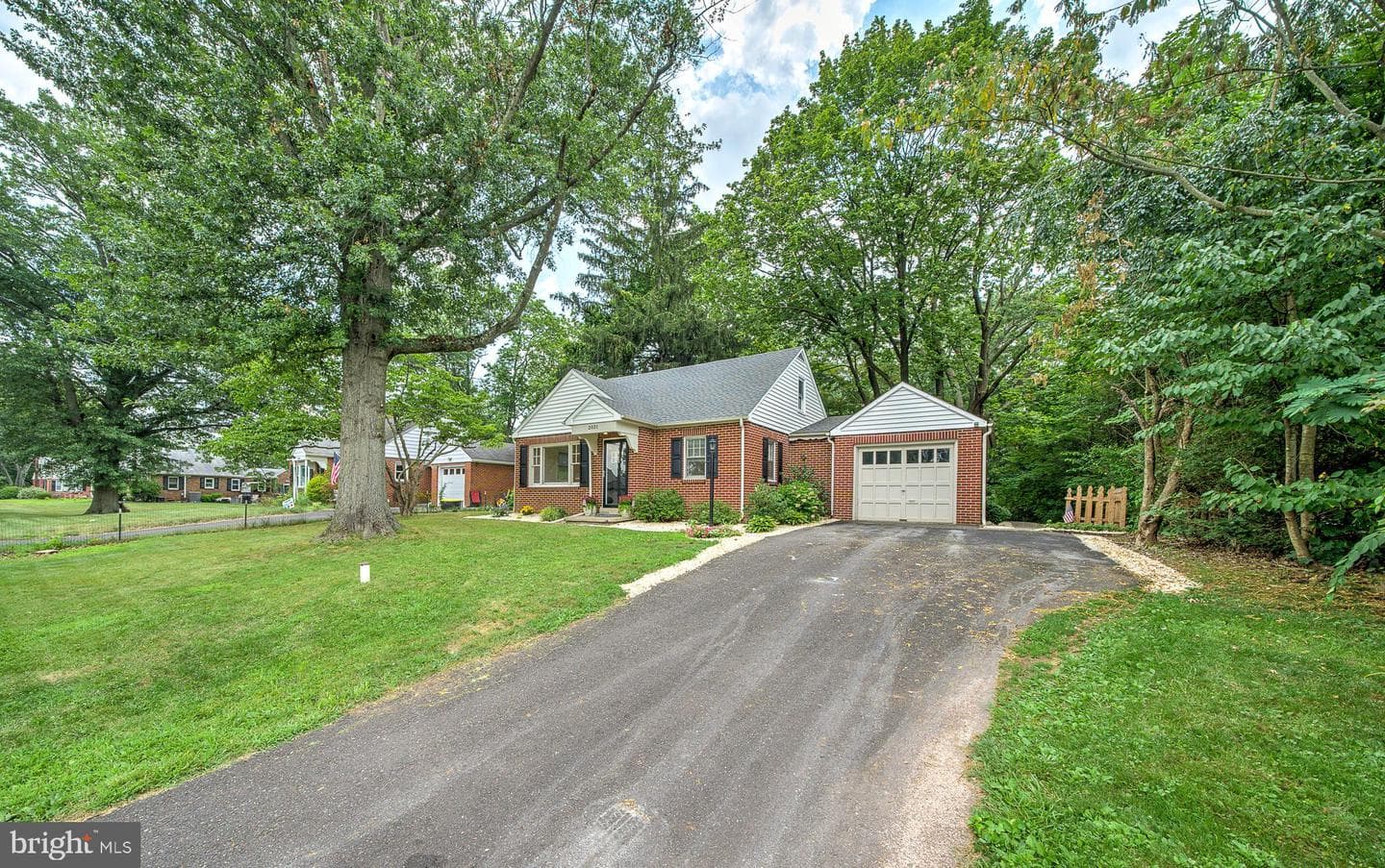 2031 Oak Avenue photo 53