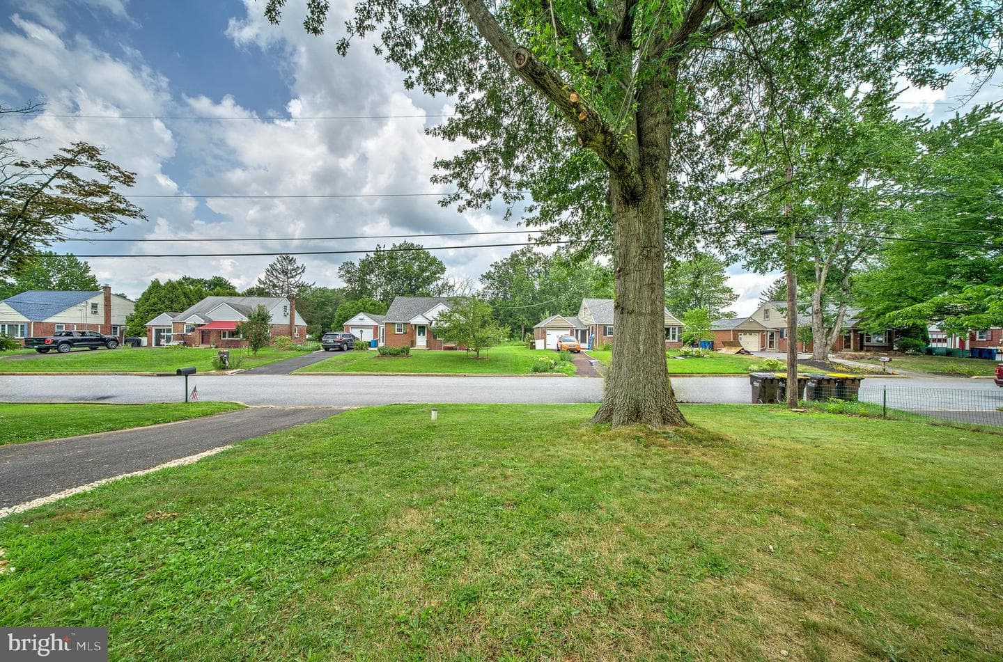 2031 Oak Avenue photo 54