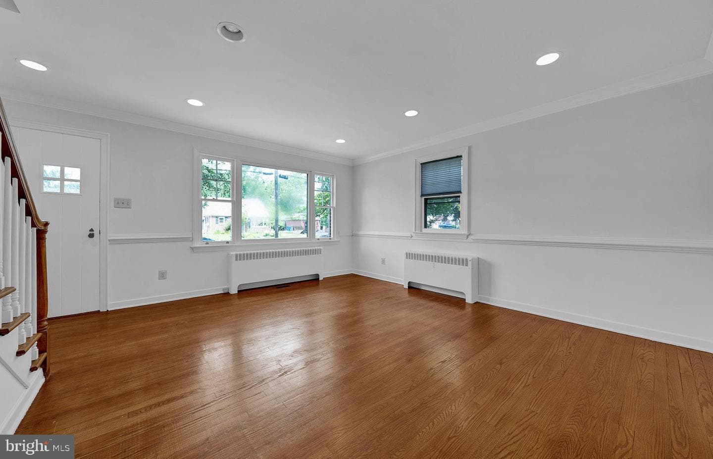 2031 Oak Avenue photo 7