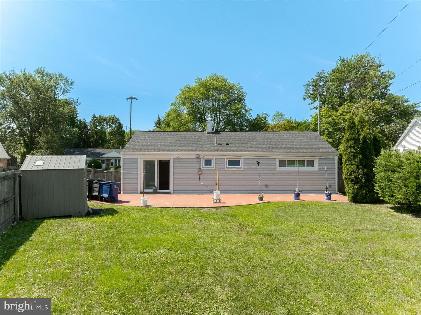 2817 Anzac Avenue photo 22