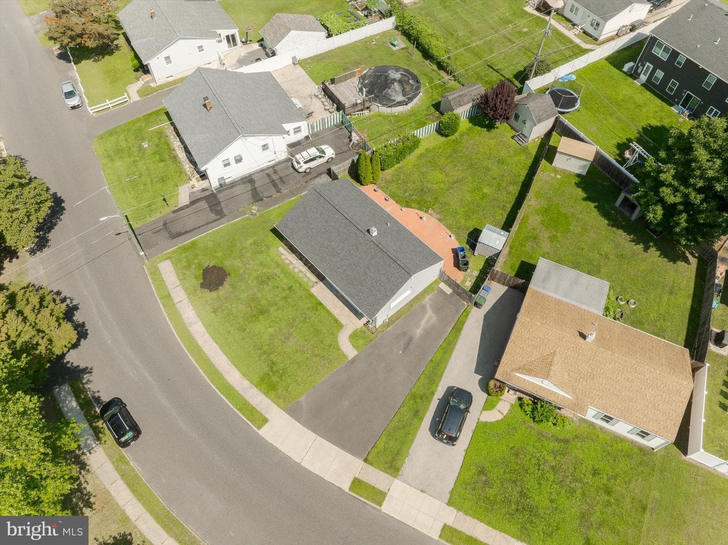 2817 Anzac Avenue photo 27