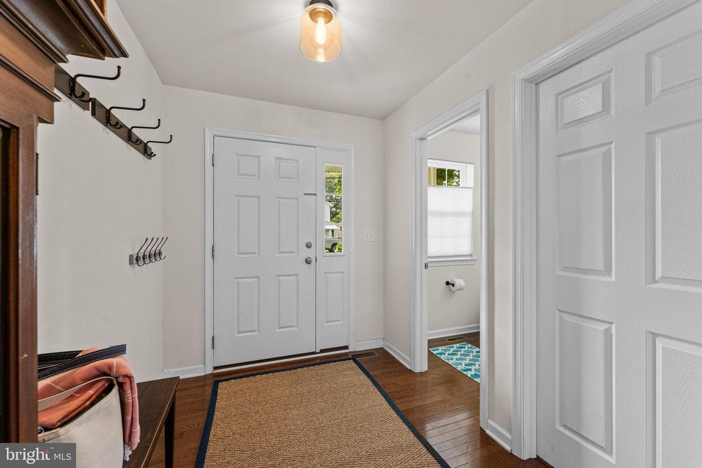 1042 Trewellyn Avenue photo 4