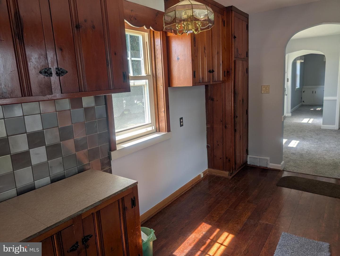 37 Burnside photo 11