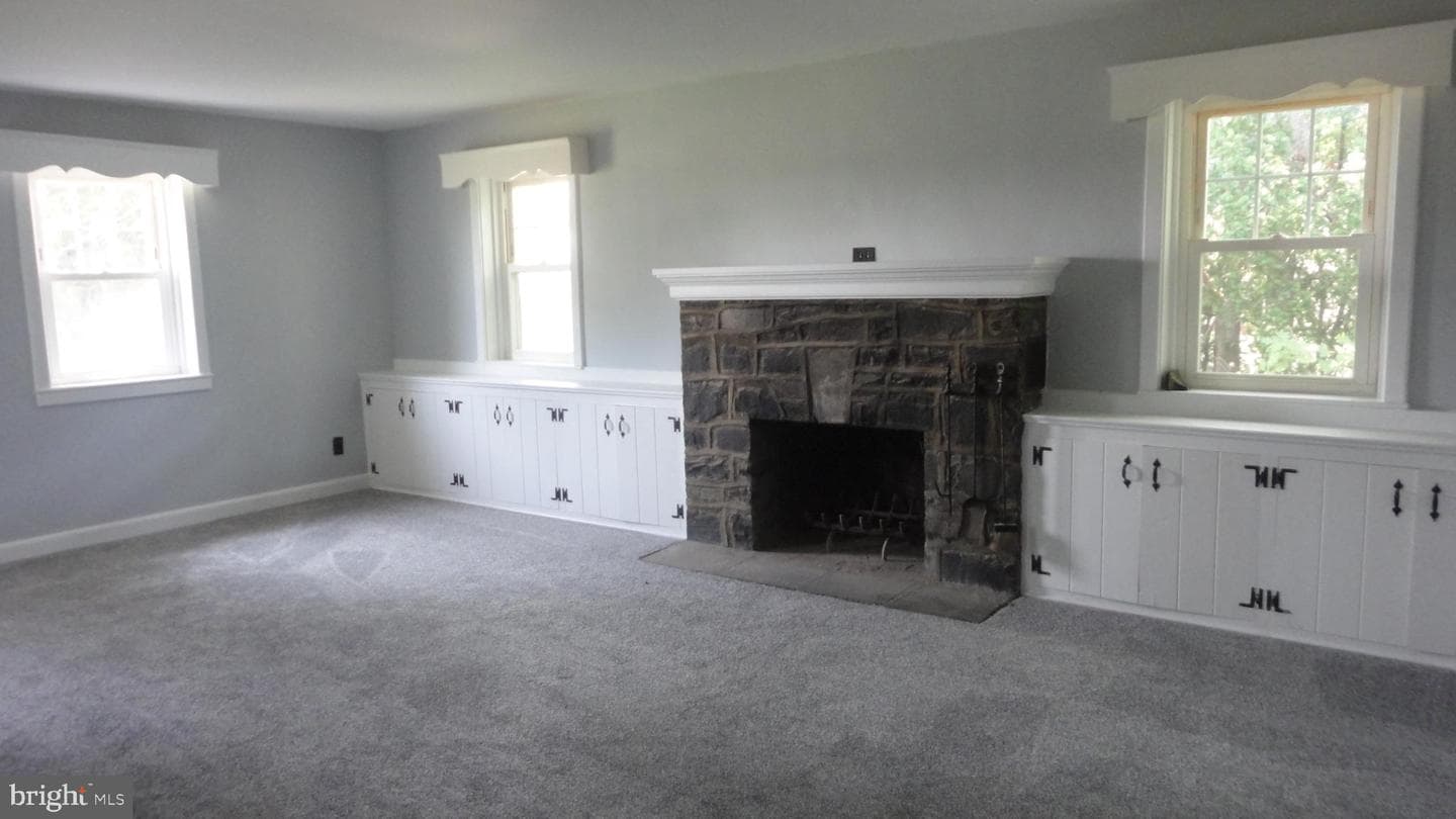 37 Burnside photo 13