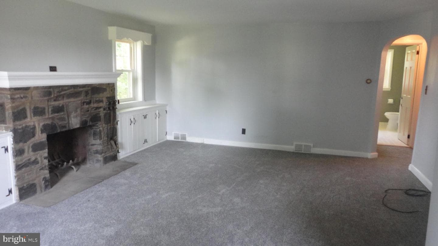 37 Burnside photo 14