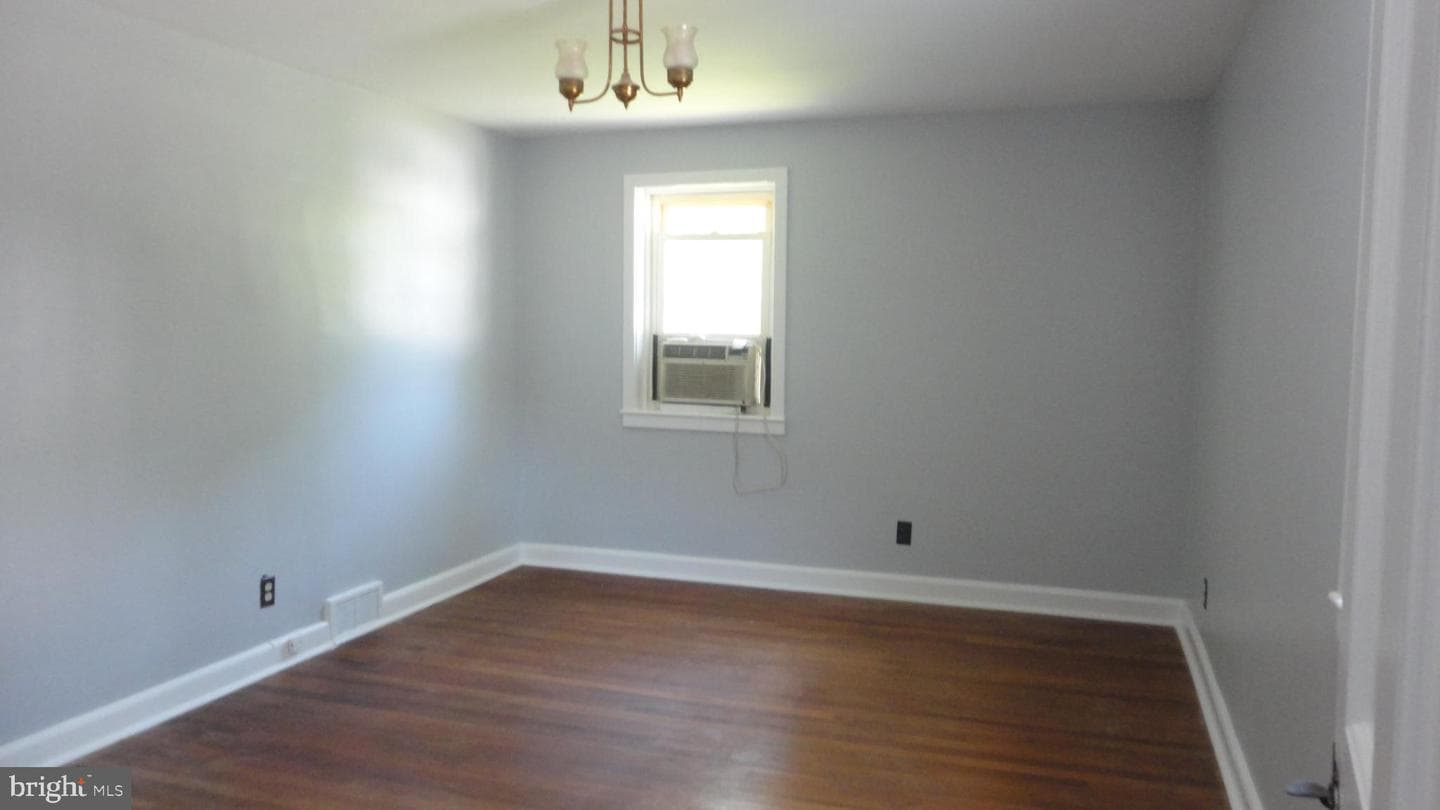 37 Burnside photo 18