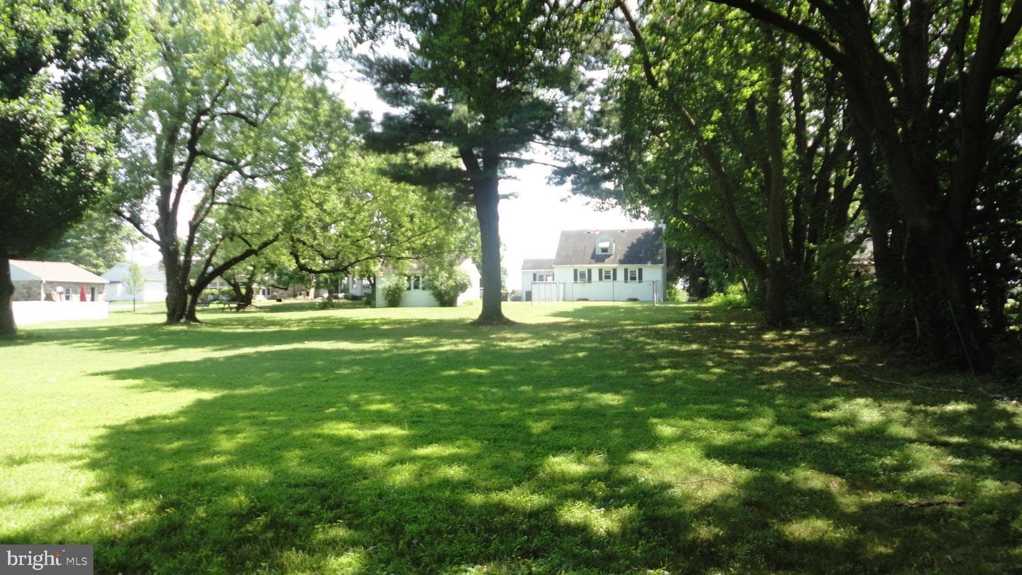 37 Burnside photo 8