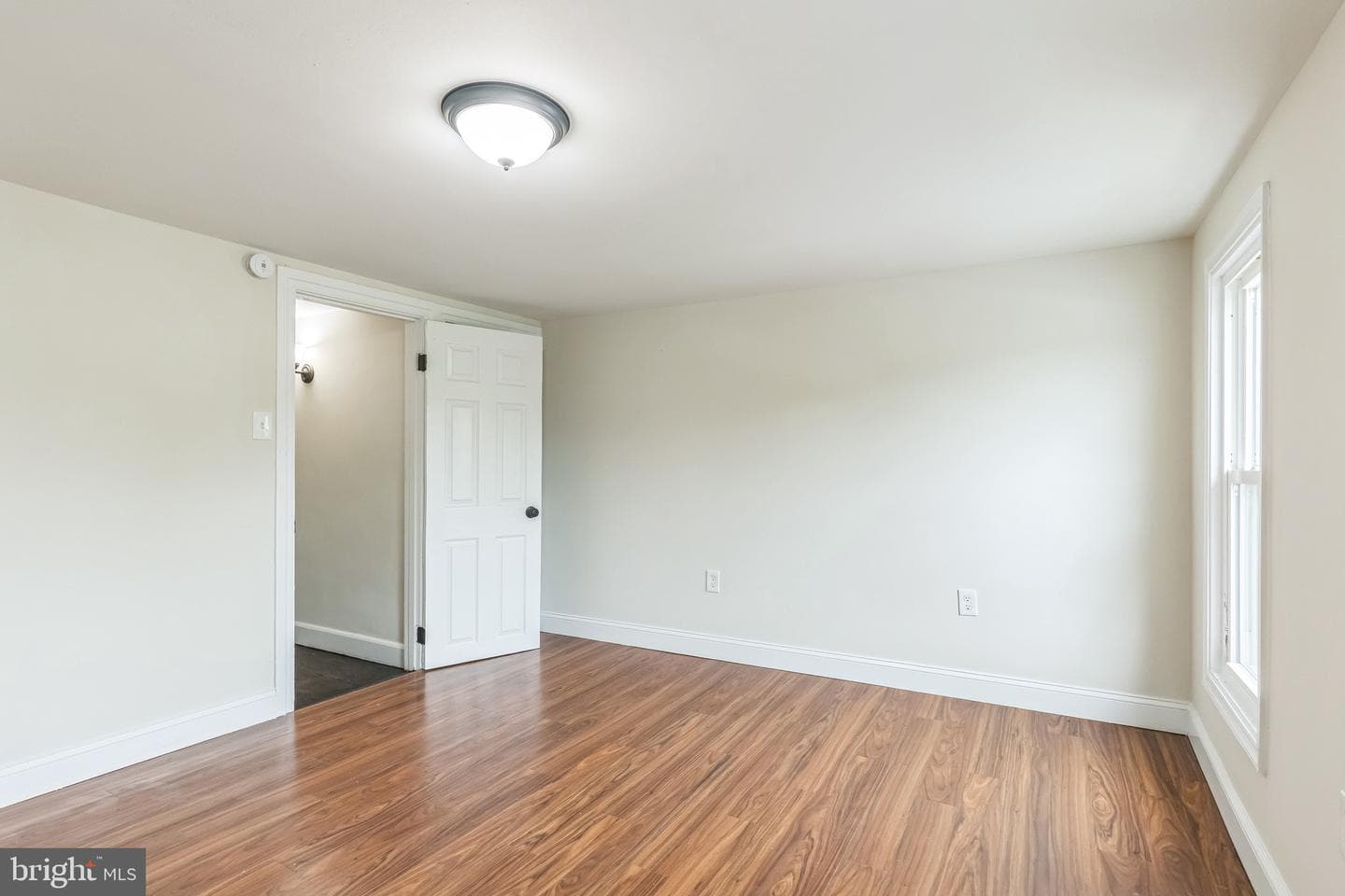 624 E Howard Street photo 20