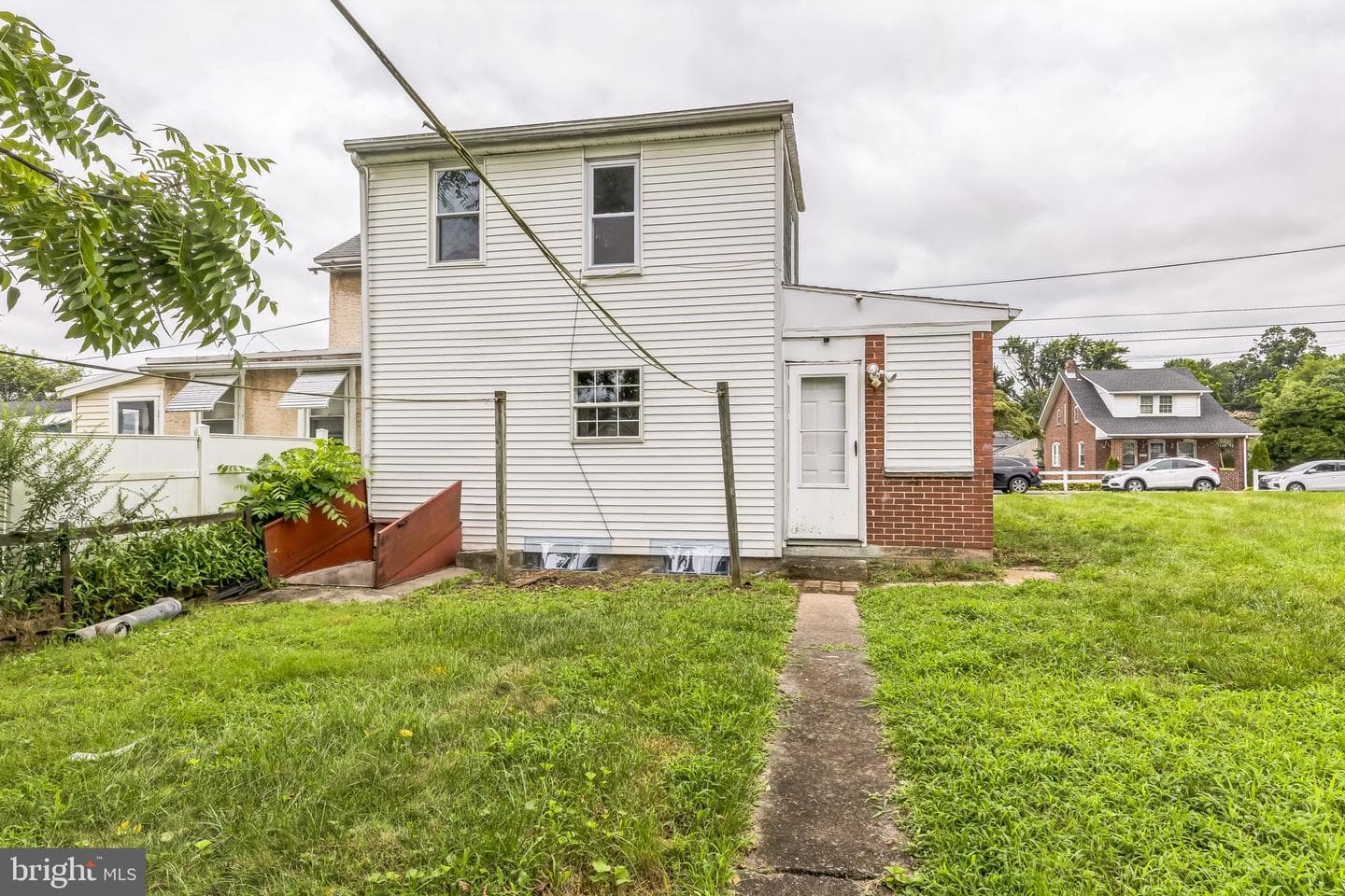 624 E Howard Street photo 24