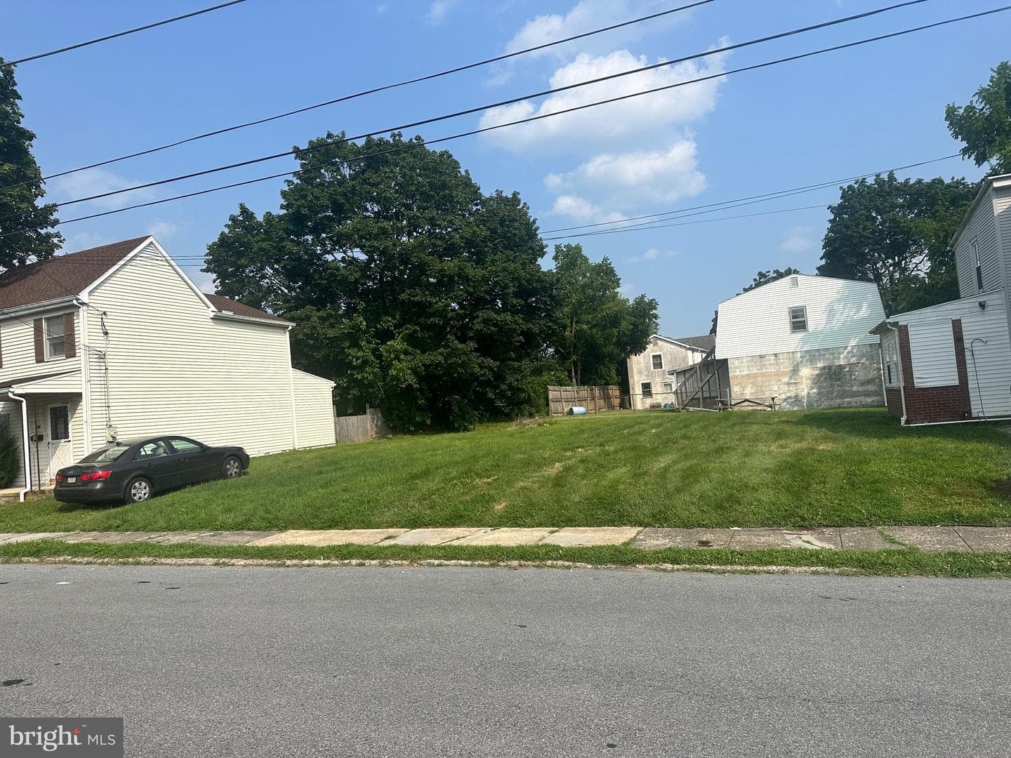 624 E Howard Street photo 28