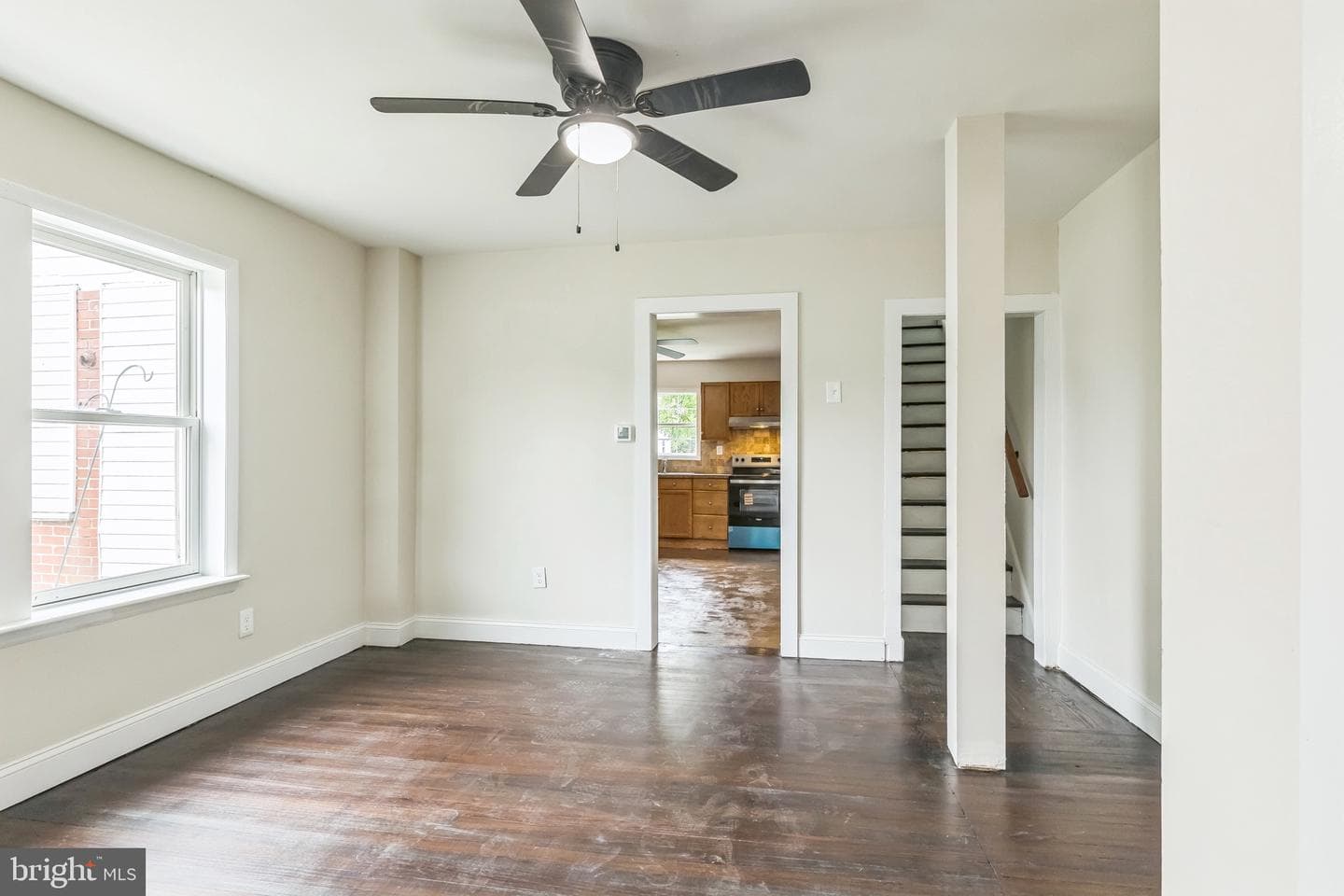 624 E Howard Street photo 5
