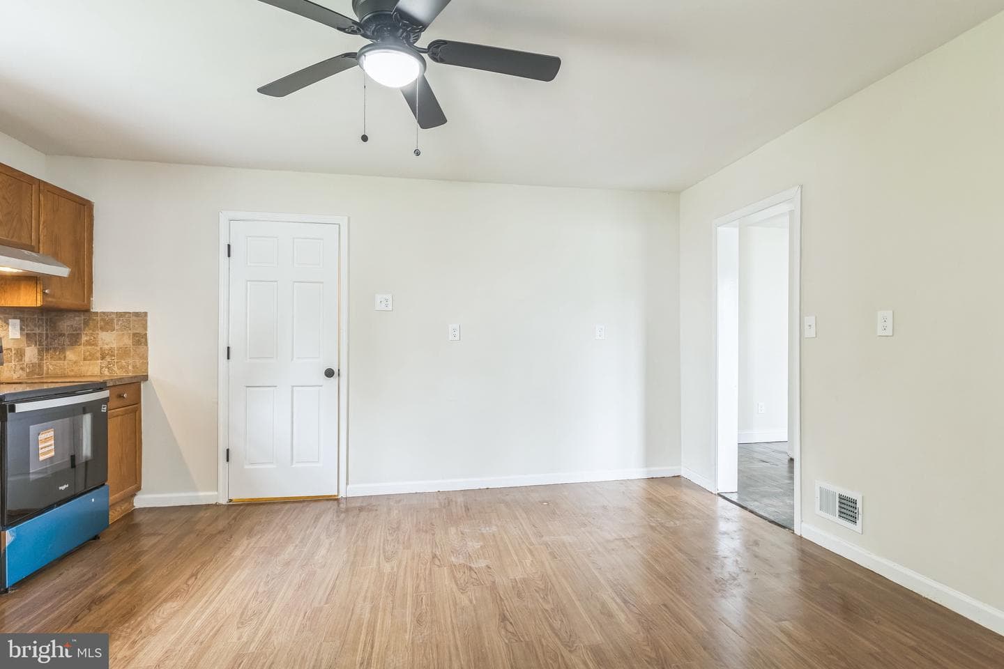 624 E Howard Street photo 6