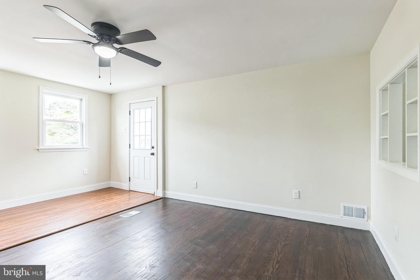624 E Howard Street photo 7