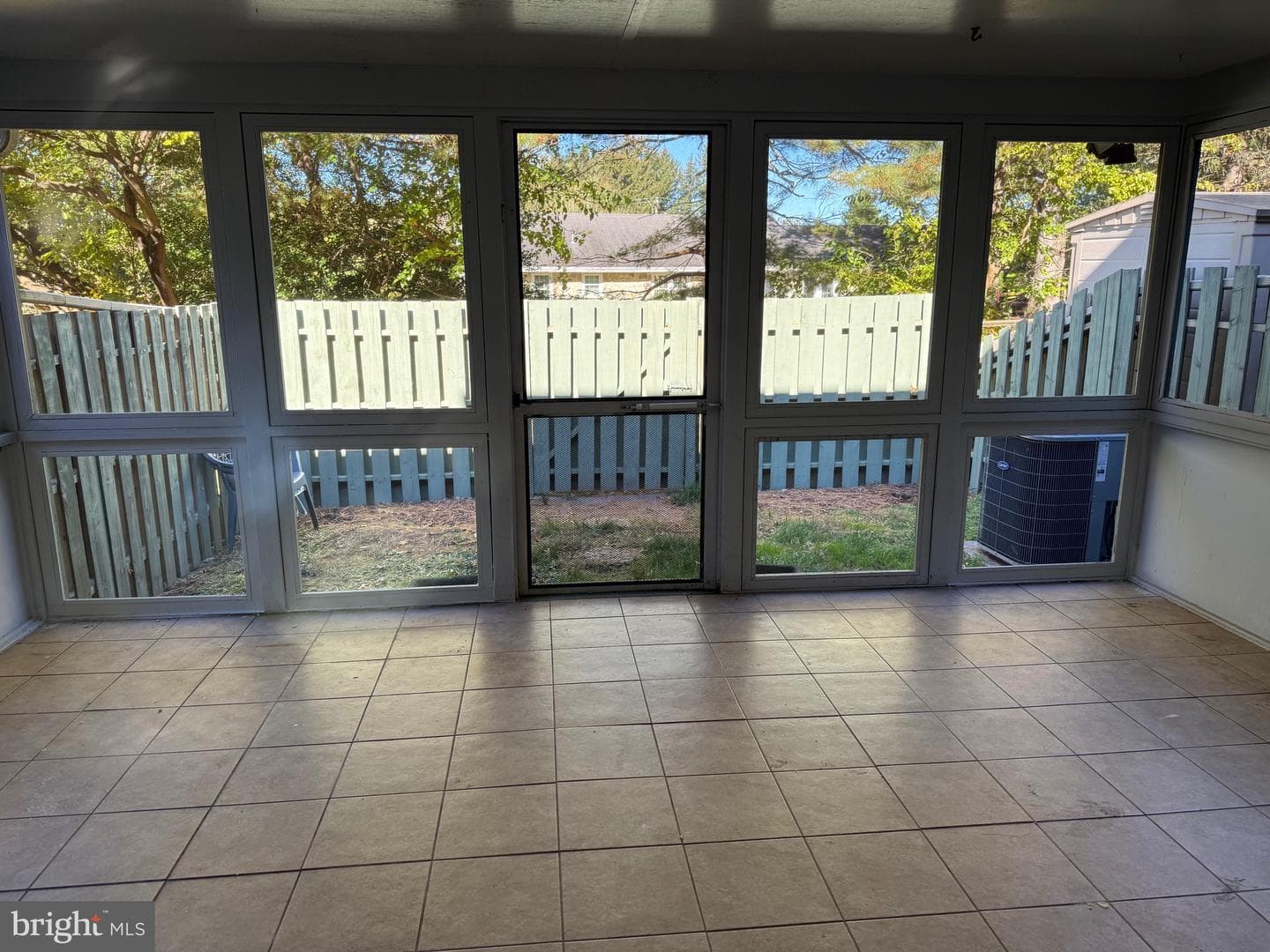 36 Roboda Boulevard photo 17