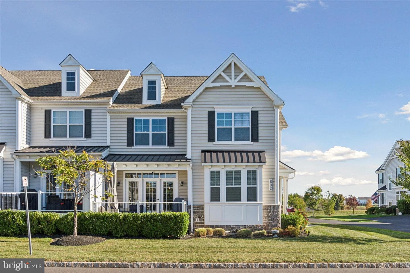 602 Summit Drive photo 3