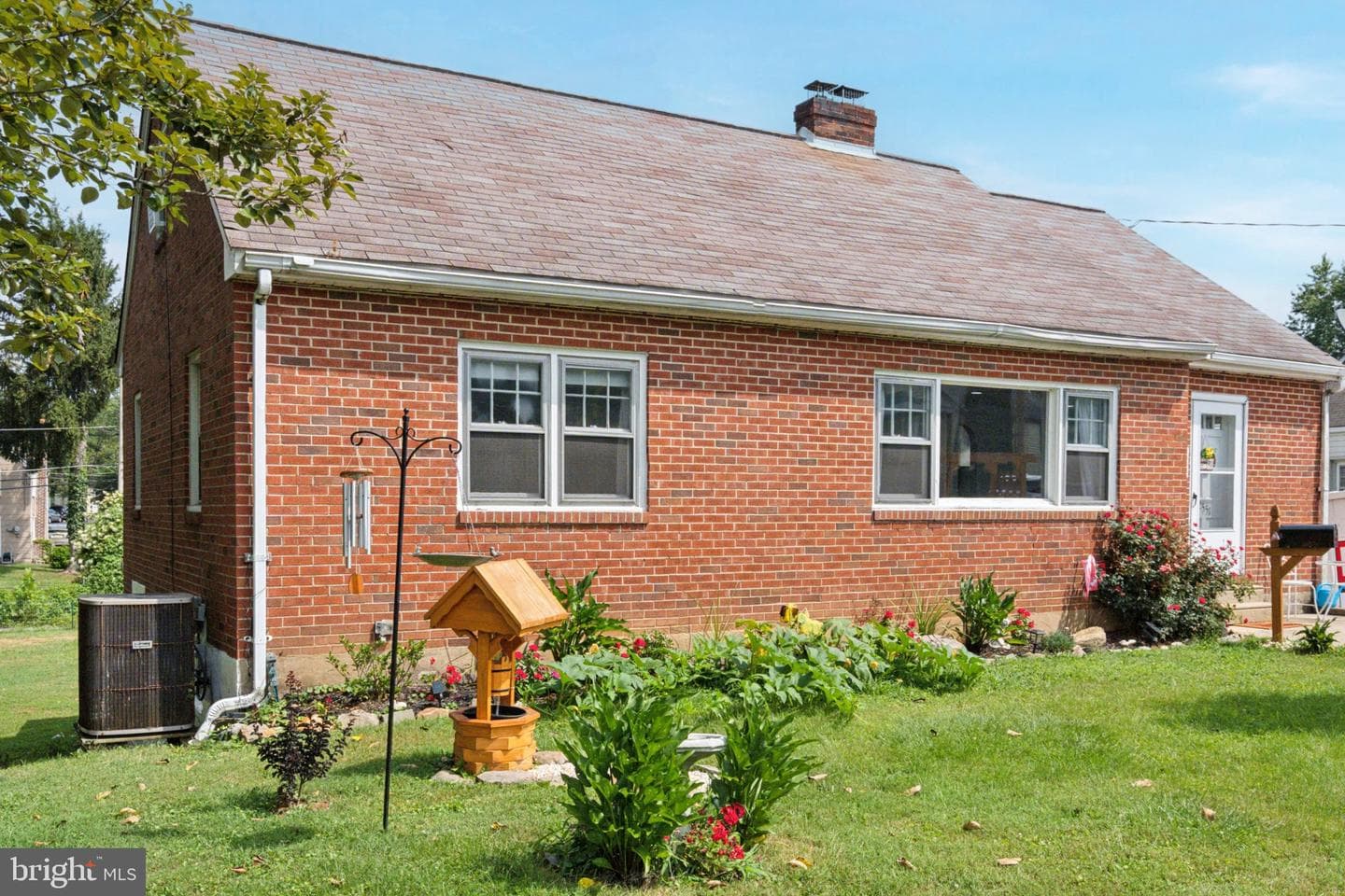 2551 Brookdale Avenue photo 1