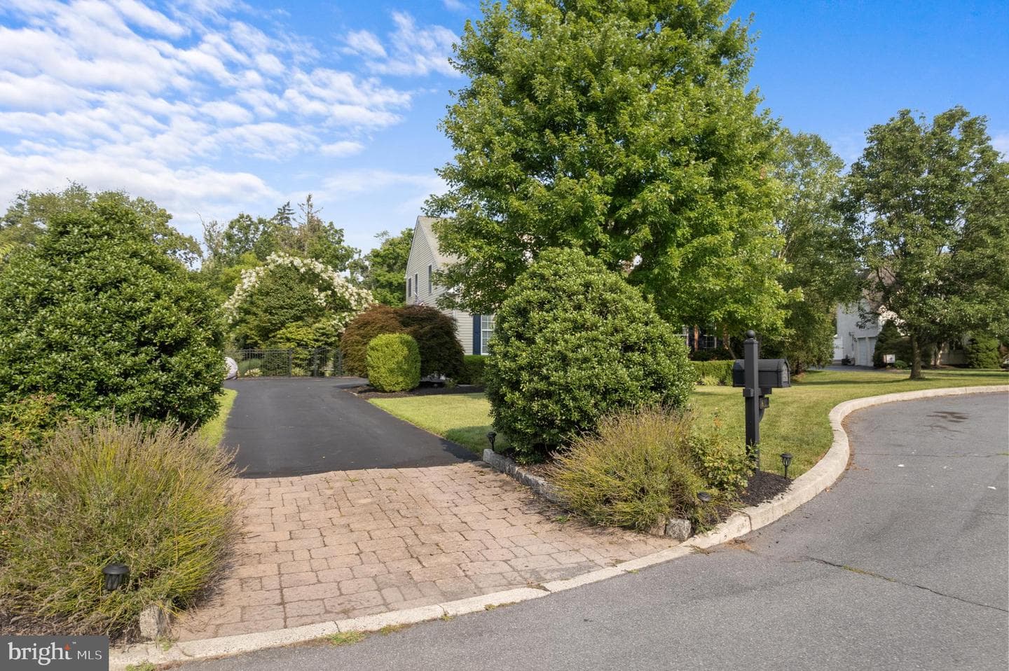 803 Chatham Lane photo 3