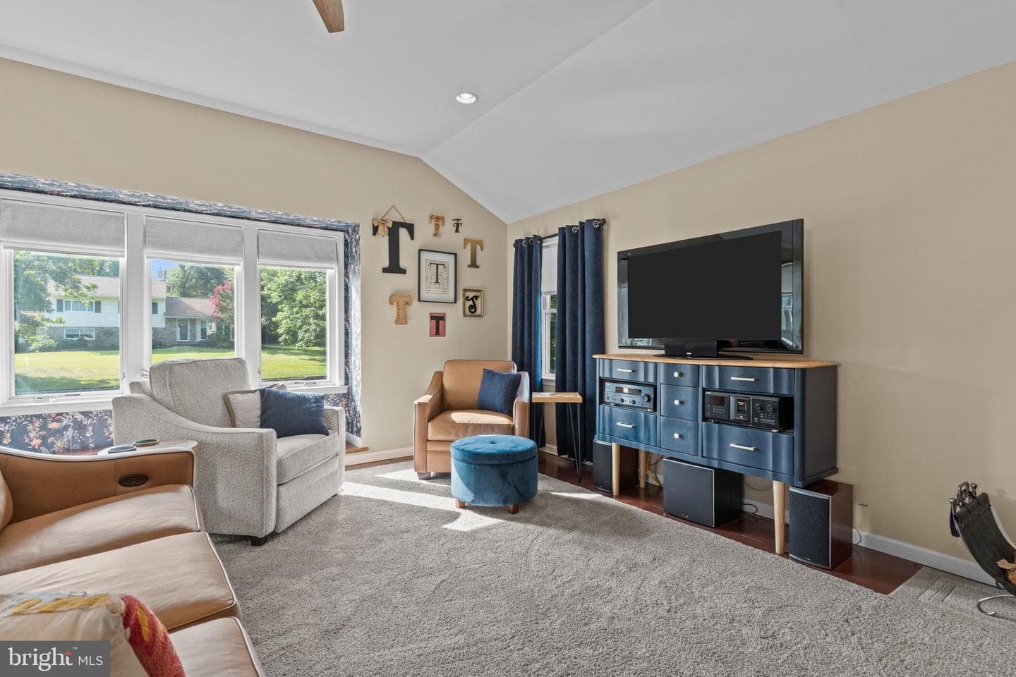 720 Oak Terrace Drive photo 4