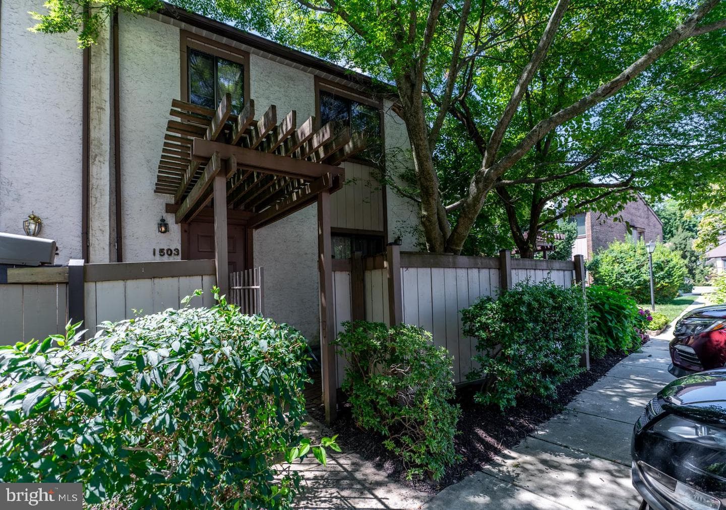 1503 Linden Way photo 2