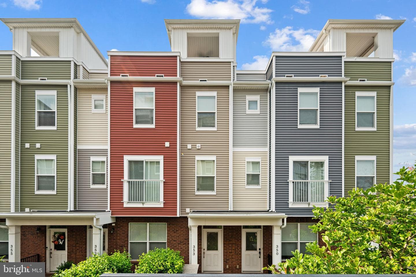 353 W 7th Avenue