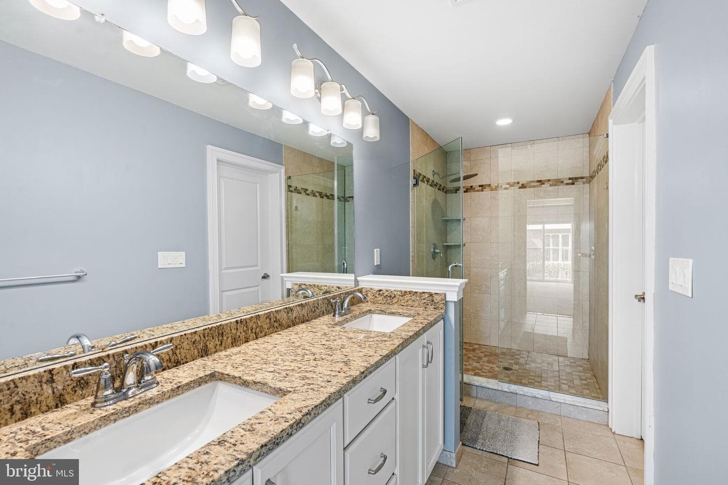 353 W 7th Avenue photo 10