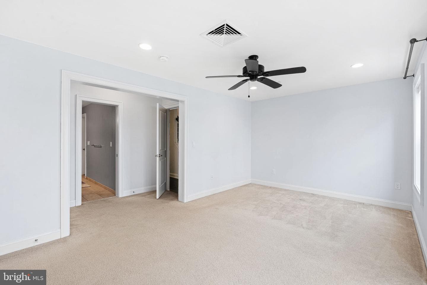 353 W 7th Avenue photo 13