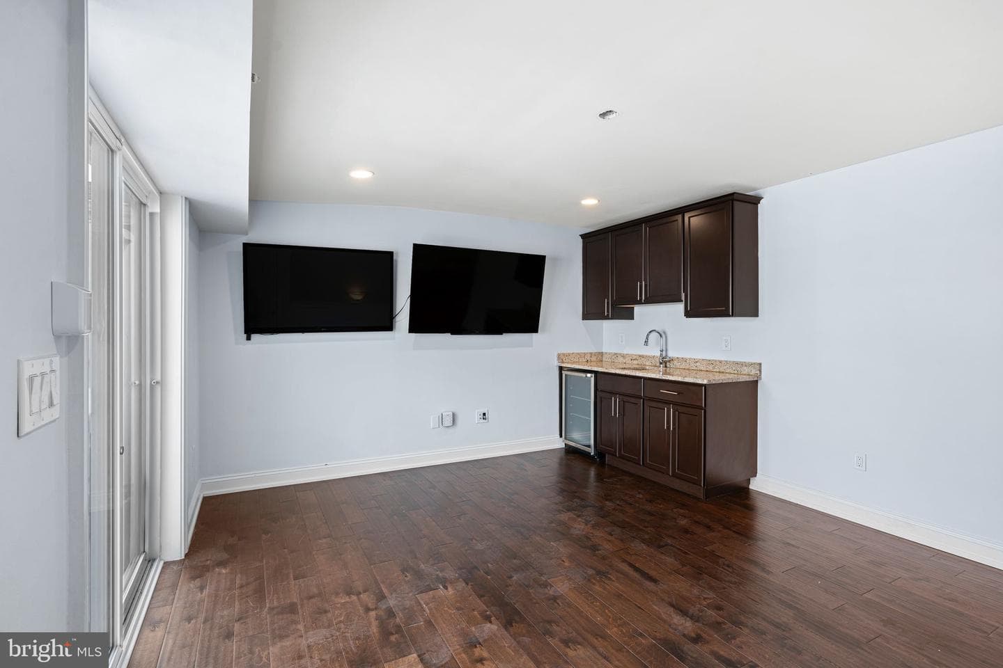 353 W 7th Avenue photo 18