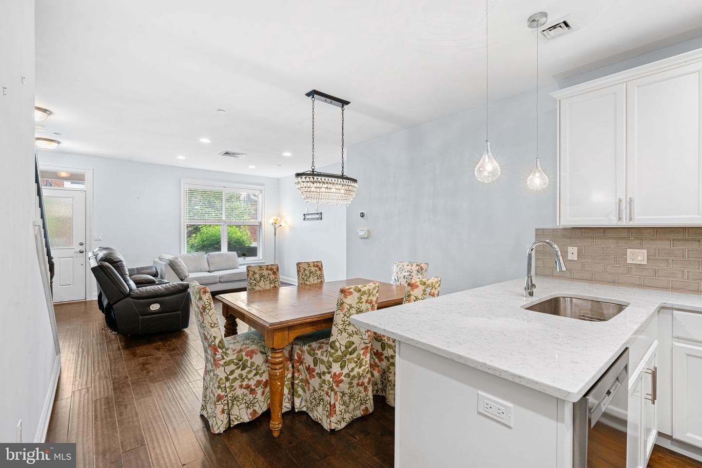 353 W 7th Avenue photo 4