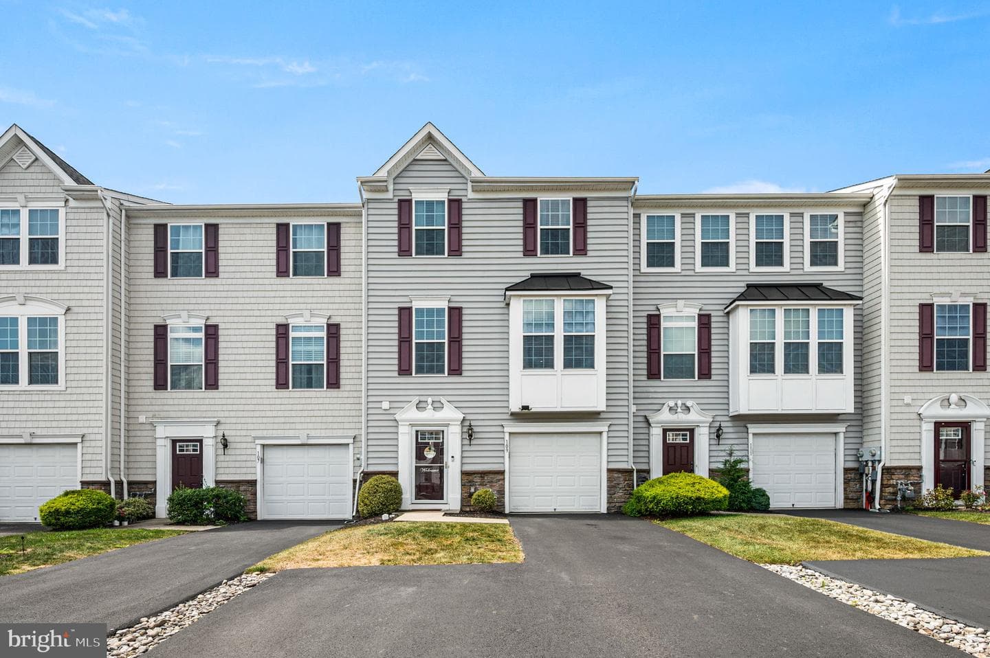109 Tulip Lane photo 1