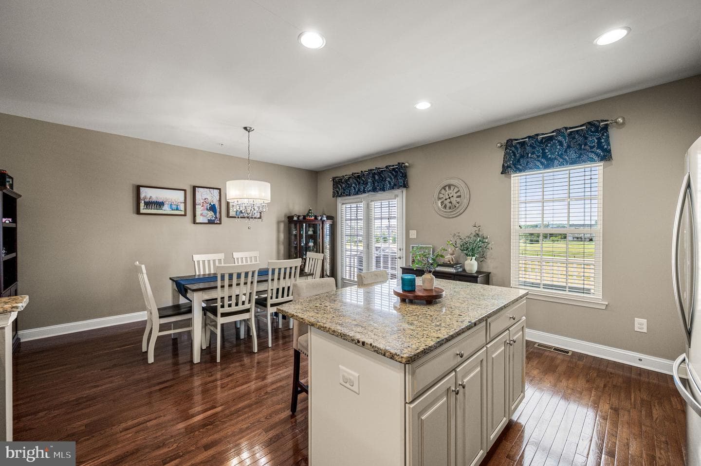 109 Tulip Lane photo 13