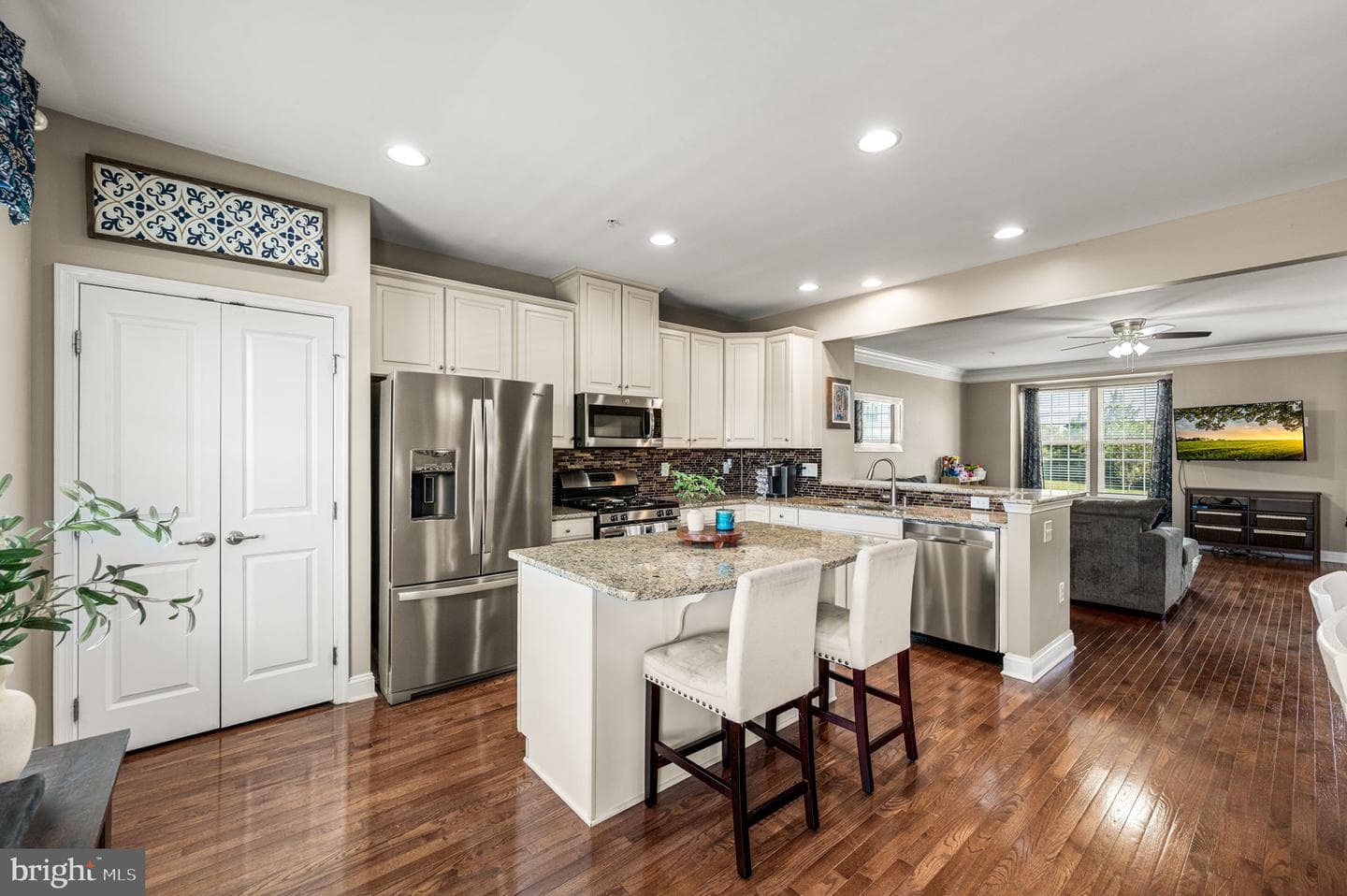 109 Tulip Lane photo 14