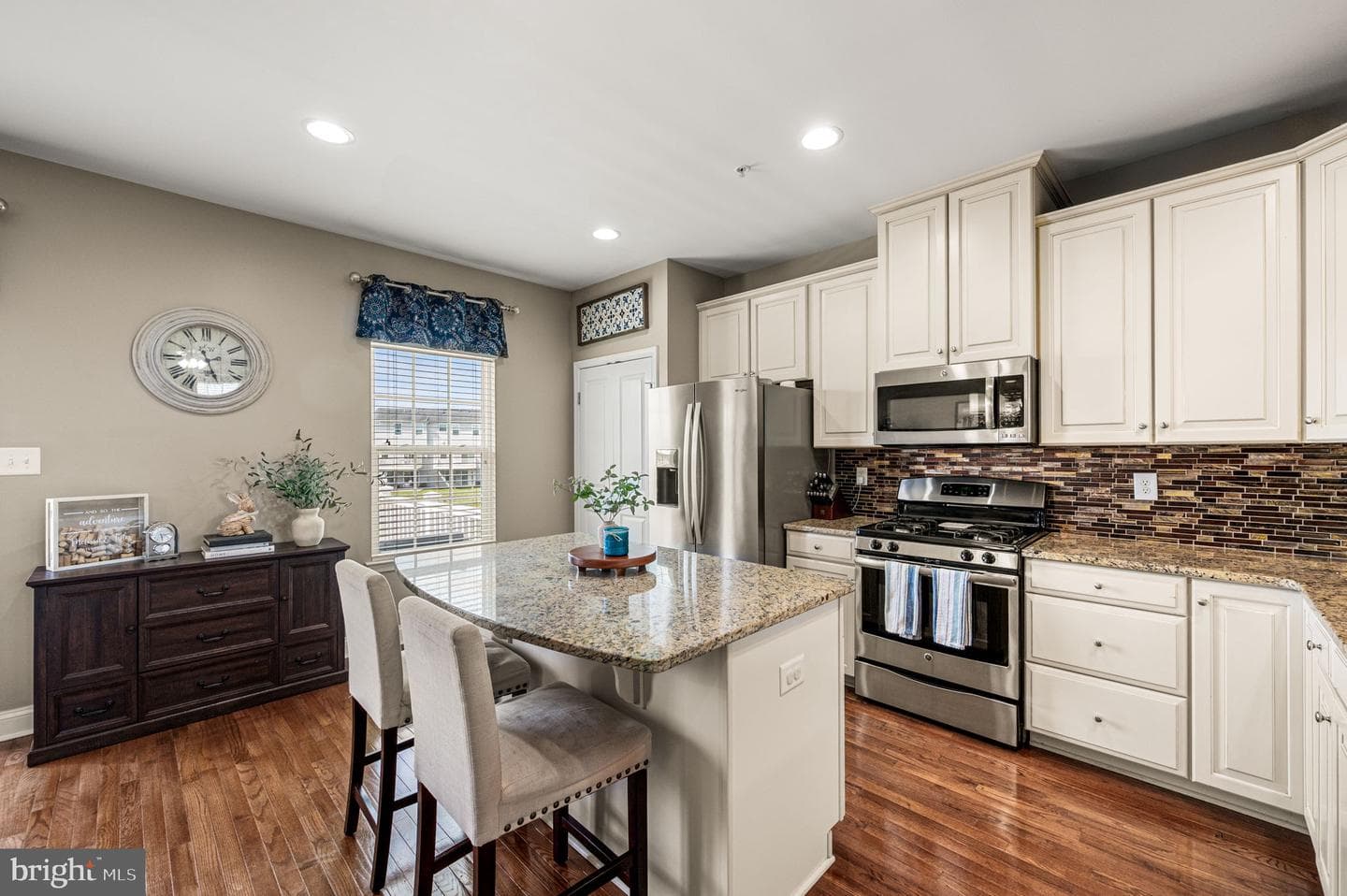 109 Tulip Lane photo 16
