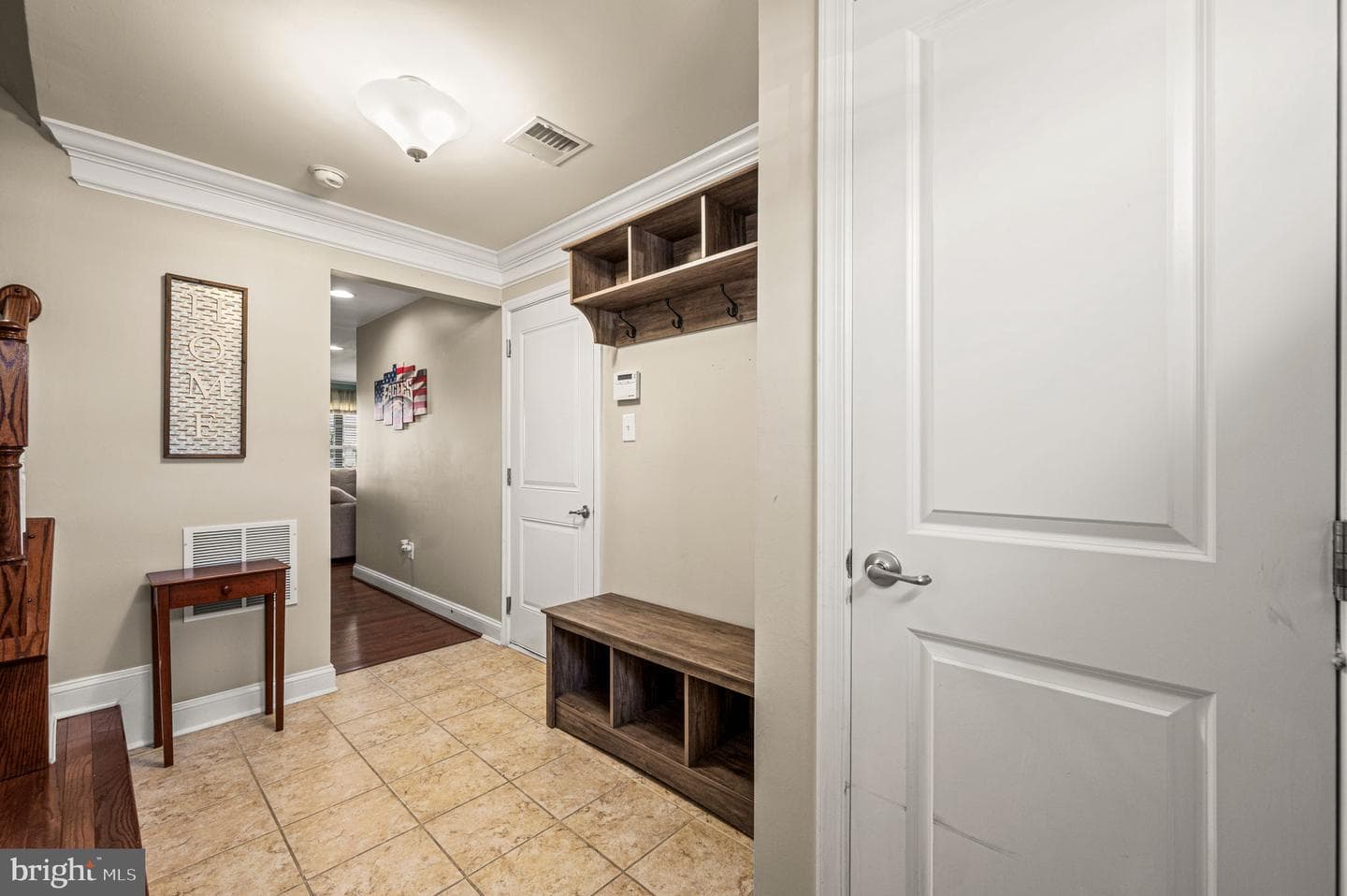 109 Tulip Lane photo 3