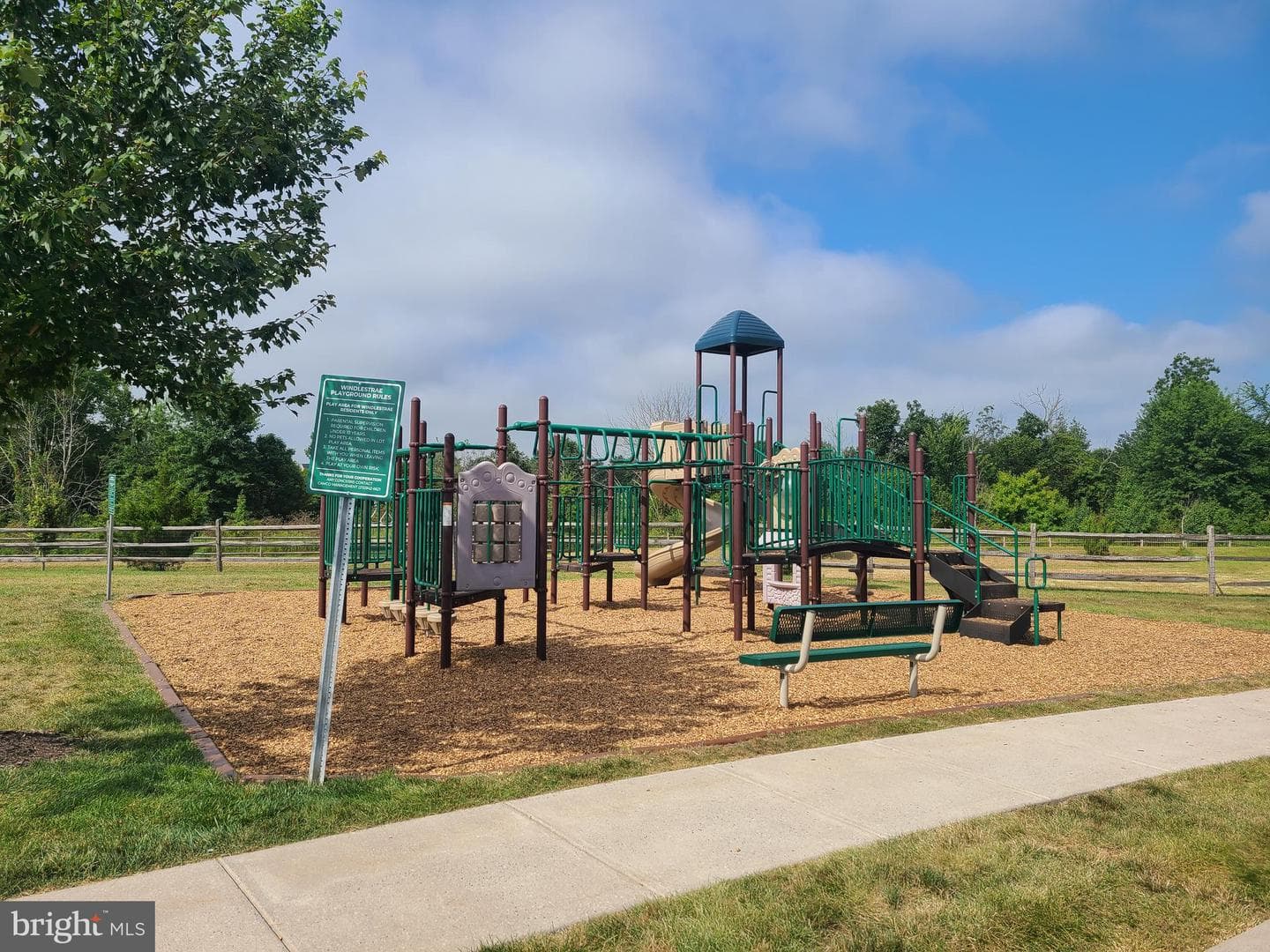 109 Tulip Lane photo 35