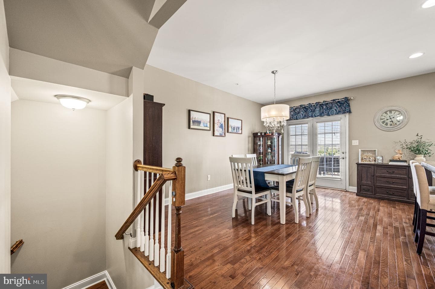 109 Tulip Lane photo 9